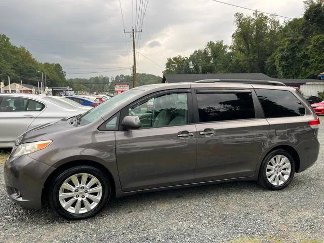 2011 Toyota Sienna XLE