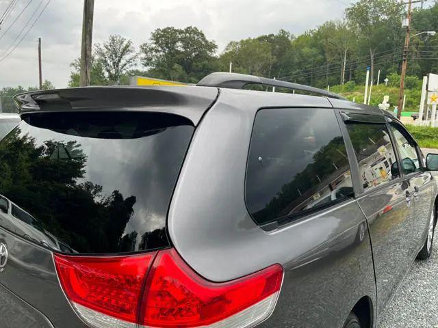2011 Toyota Sienna XLE