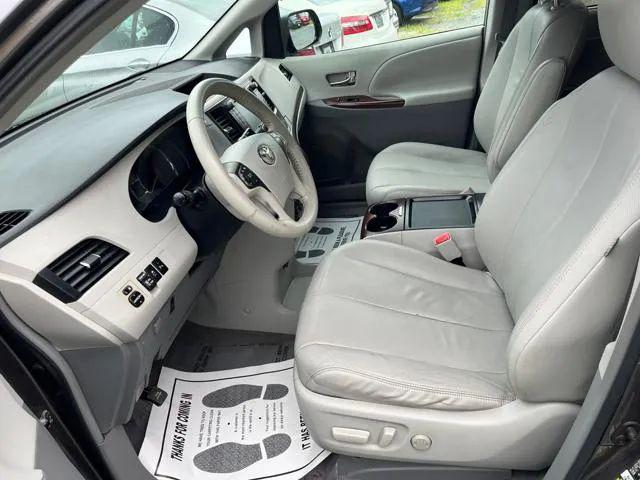 2011 Toyota Sienna XLE