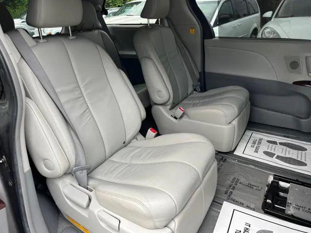 2011 Toyota Sienna XLE