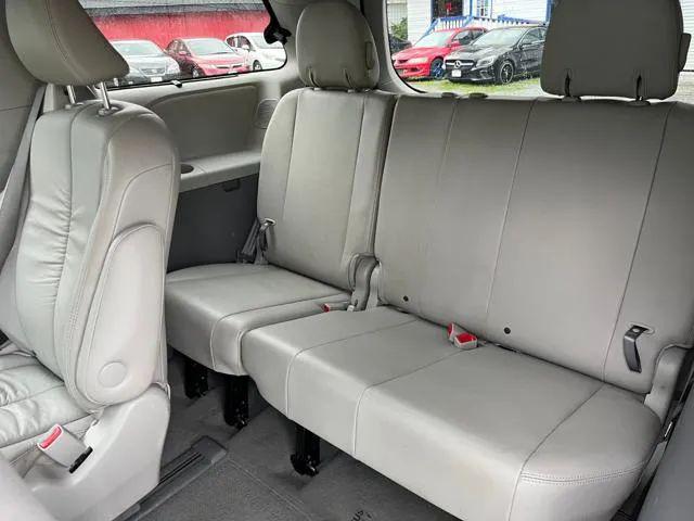 2011 Toyota Sienna XLE