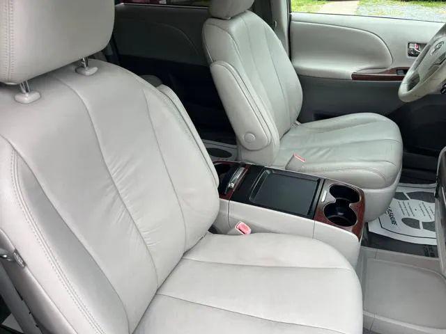 2011 Toyota Sienna XLE