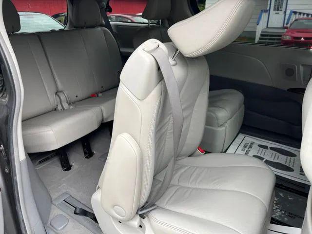 2011 Toyota Sienna XLE