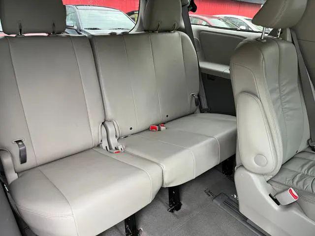 2011 Toyota Sienna XLE