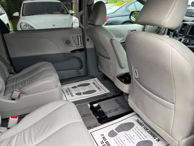 2011 Toyota Sienna XLE