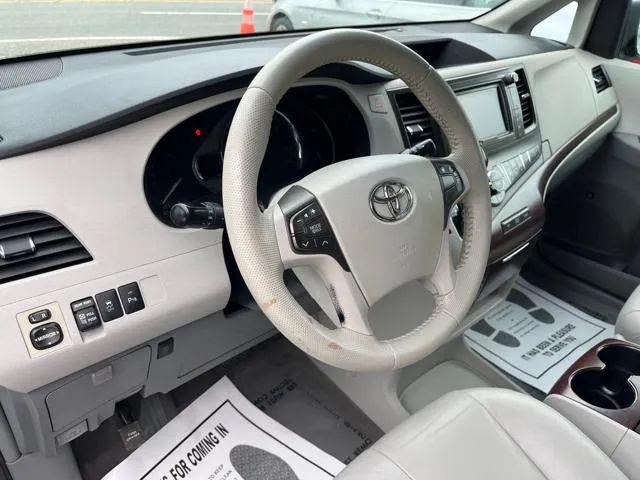 2011 Toyota Sienna XLE