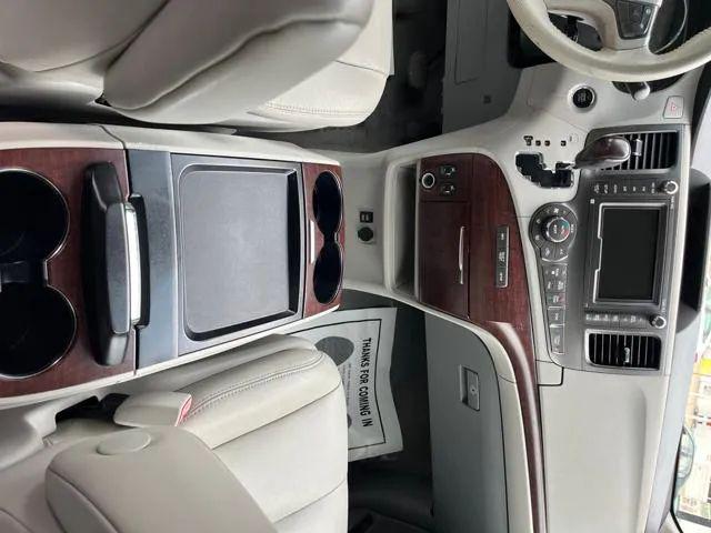2011 Toyota Sienna XLE