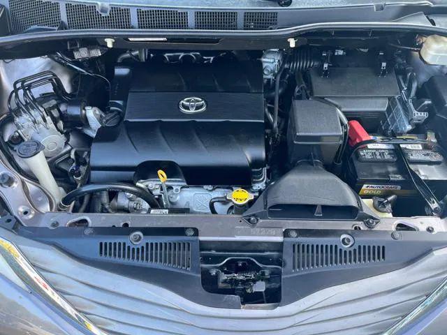 2011 Toyota Sienna XLE