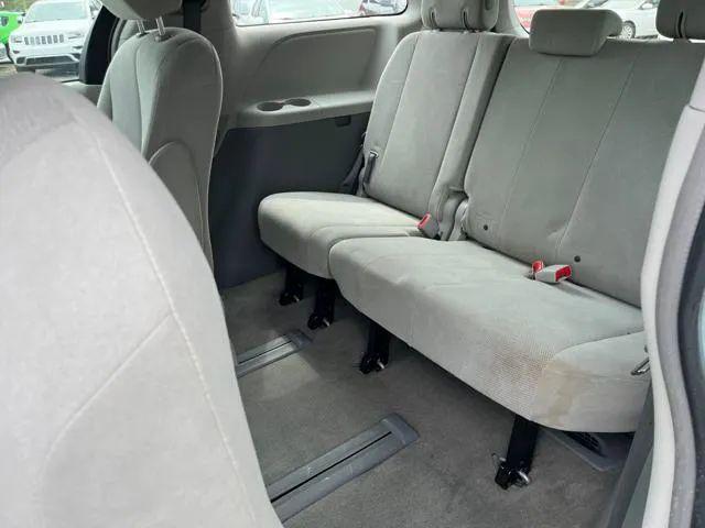 2013 Toyota Sienna L V6 7 Passenger