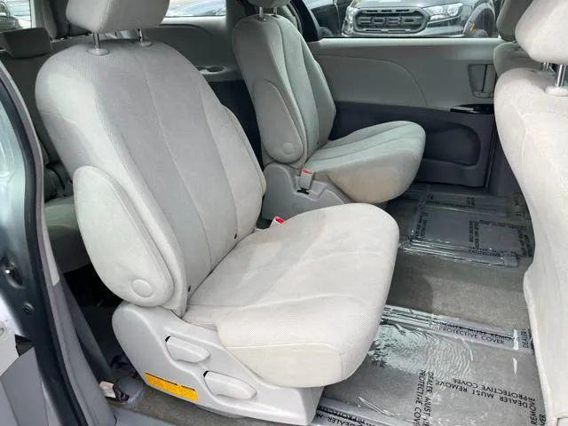 2013 Toyota Sienna L V6 7 Passenger