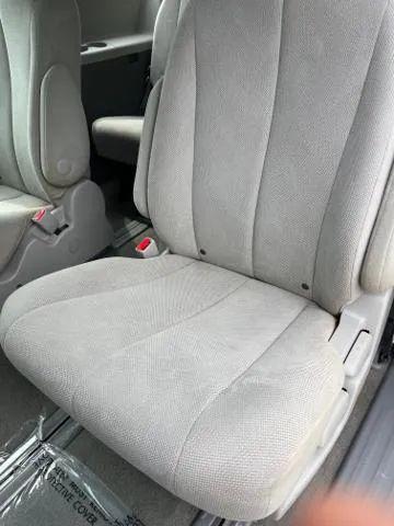 2013 Toyota Sienna L V6 7 Passenger