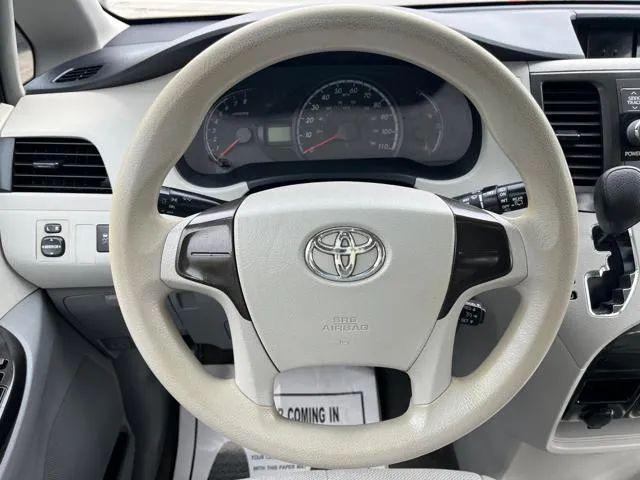 2013 Toyota Sienna L V6 7 Passenger