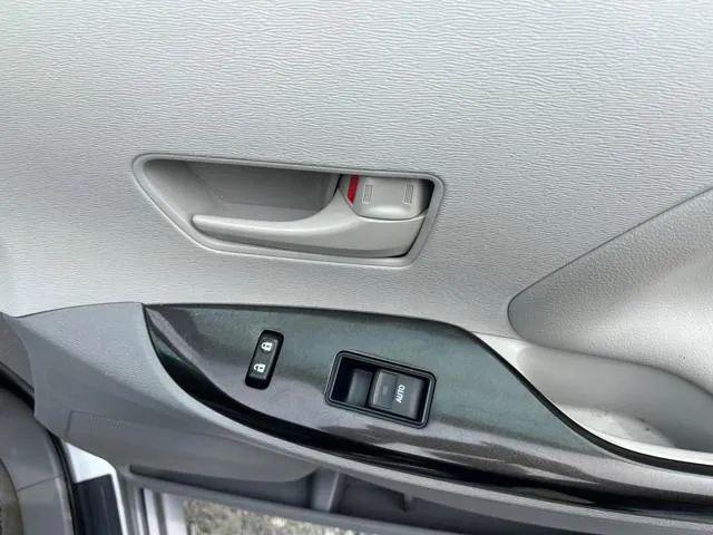 2013 Toyota Sienna L V6 7 Passenger