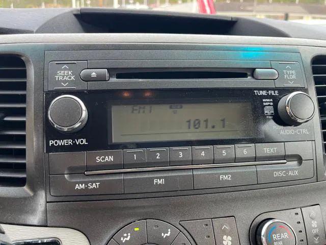 2013 Toyota Sienna L V6 7 Passenger