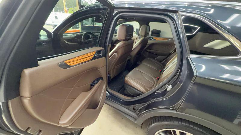 2015 Lincoln MKC Base