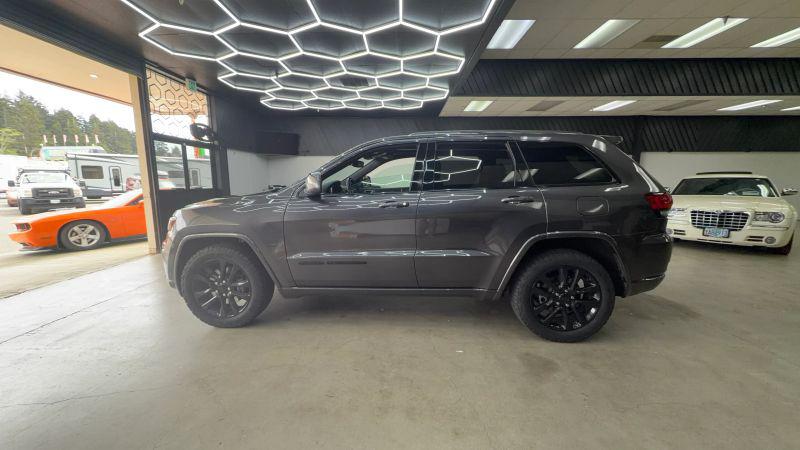 2021 Jeep Grand Cherokee Laredo X 4x4 for sale in North Bend, OR