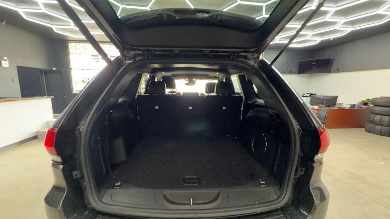 2021 Jeep Grand Cherokee Laredo X 4x4