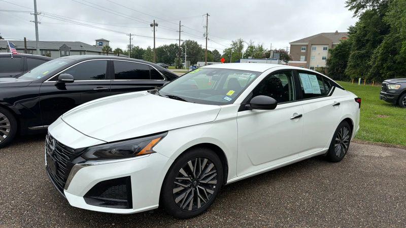 2025 Nissan Altima SV FWD