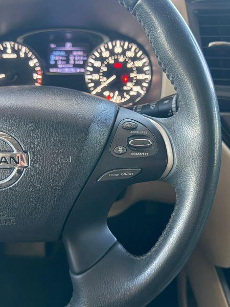 2018 Nissan Pathfinder SV