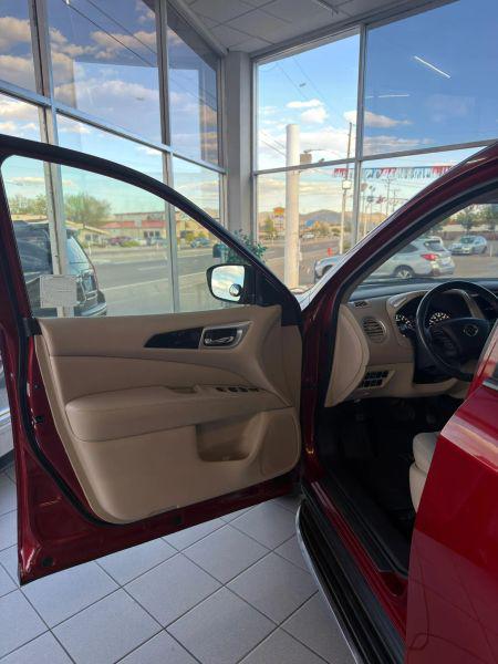 2018 Nissan Pathfinder SV