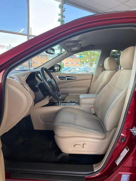 2018 Nissan Pathfinder SV