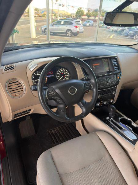 2018 Nissan Pathfinder SV