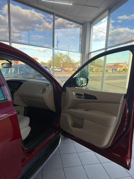 2018 Nissan Pathfinder SV
