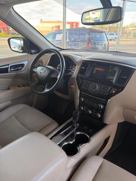 2018 Nissan Pathfinder SV