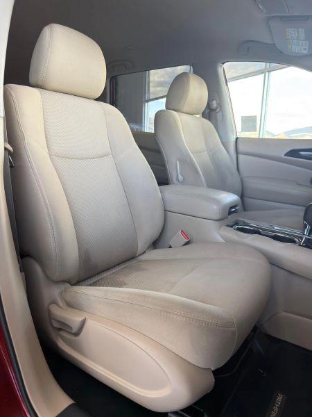 2018 Nissan Pathfinder SV