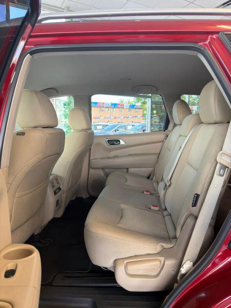 2018 Nissan Pathfinder SV
