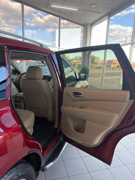 2018 Nissan Pathfinder SV