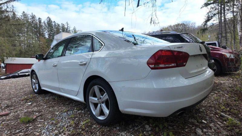 2014 Volkswagen Passat 2.5L SE