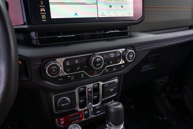 2024 Jeep Gladiator Sport