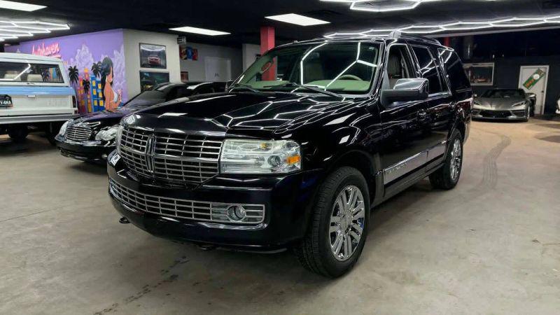 2008 Lincoln Navigator Base for sale in Shelby Township, MI