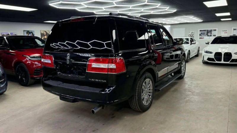 2008 Lincoln Navigator Base