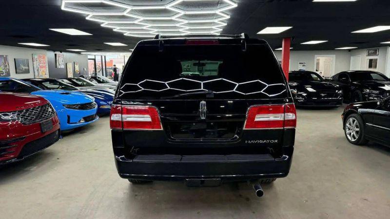 2008 Lincoln Navigator Base