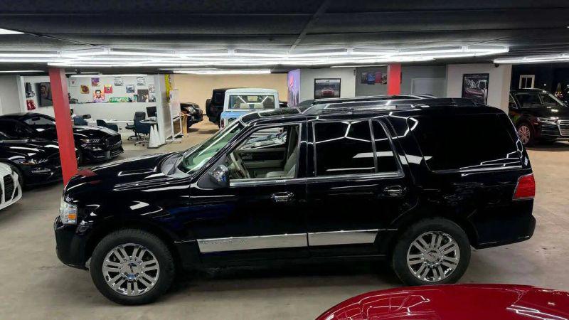 2008 Lincoln Navigator Base