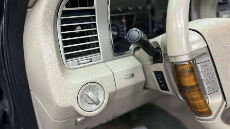 2008 Lincoln Navigator Base