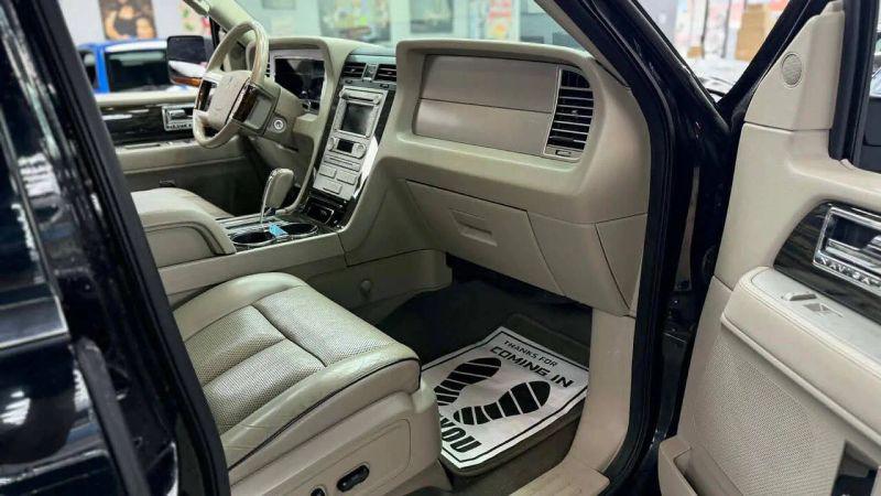 2008 Lincoln Navigator Base