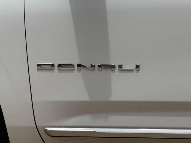 2025 GMC Yukon 4WD Denali