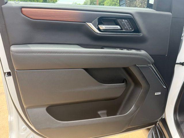 2025 GMC Yukon 4WD Denali