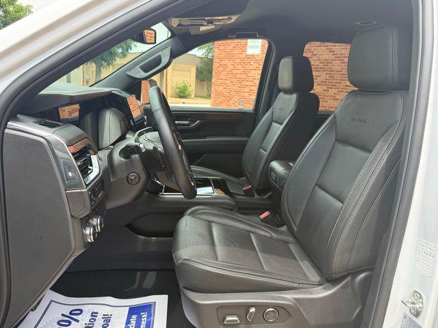 2025 GMC Yukon 4WD Denali