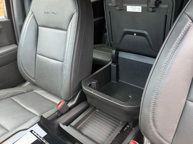2025 GMC Yukon 4WD Denali