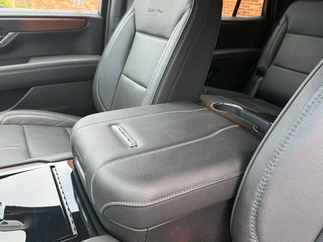2025 GMC Yukon 4WD Denali