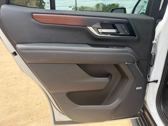 2025 GMC Yukon 4WD Denali