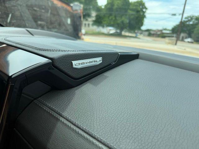 2025 GMC Yukon 4WD Denali