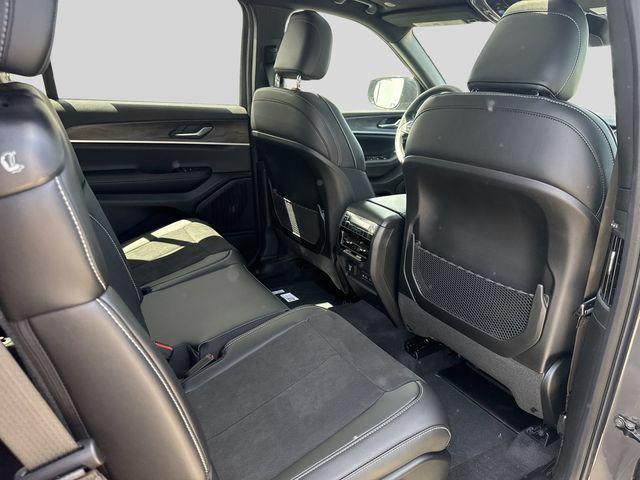2026 Jeep Grand Cherokee L Altitude 4x4