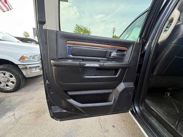 2018 Ram 3500 Laramie Crew Cab 4x4 8' Box