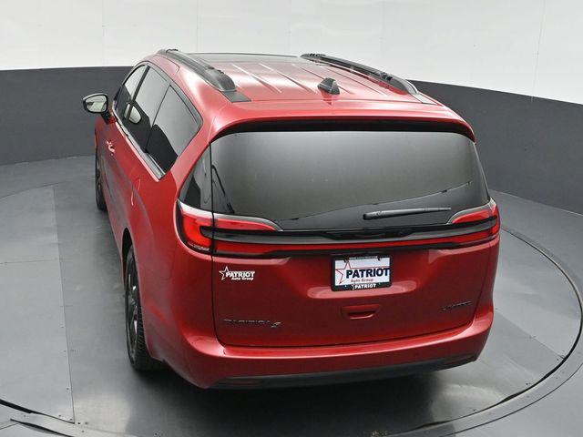 2027 Chrysler Pacifica Limited