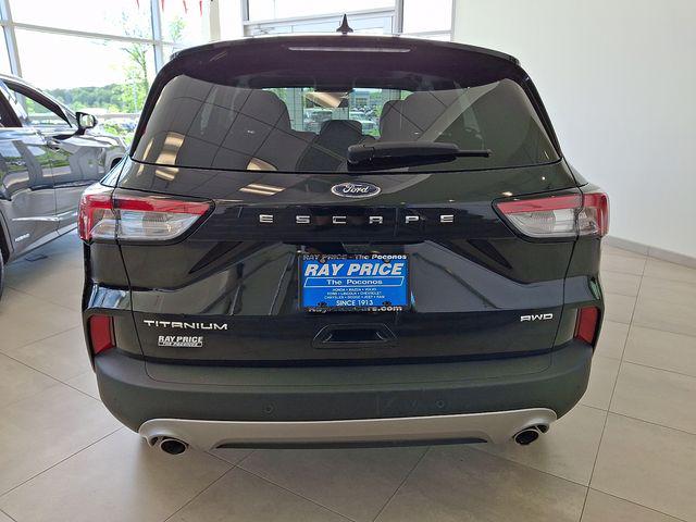 2022 Ford Escape Titanium